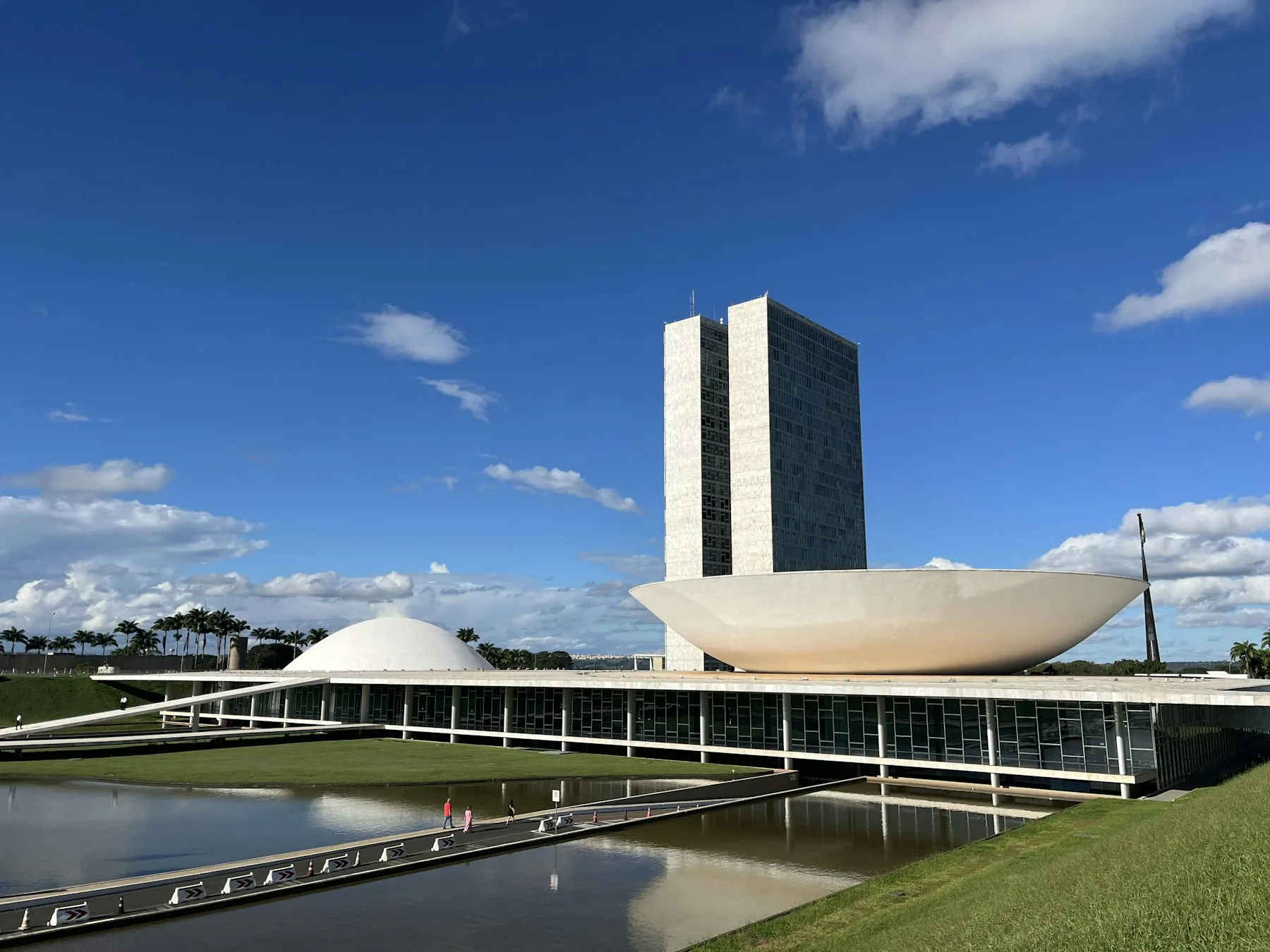 Congresso Nacional em Brasília visto do exterior
